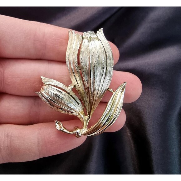 Rare Find Vintage LISNER Signed Silver Tone Tulip Flower Brooch Pin - Picture 4 of 5